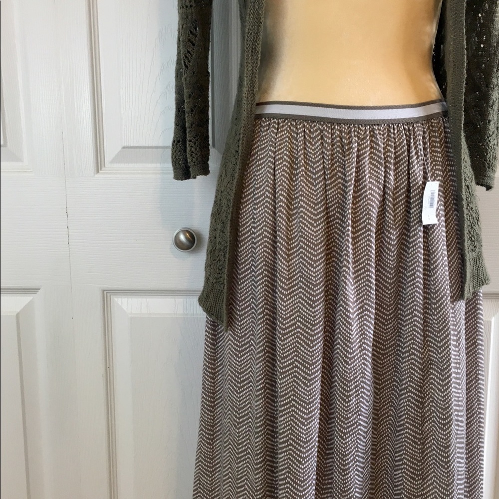 NWT Beige / White Maxi Skirt